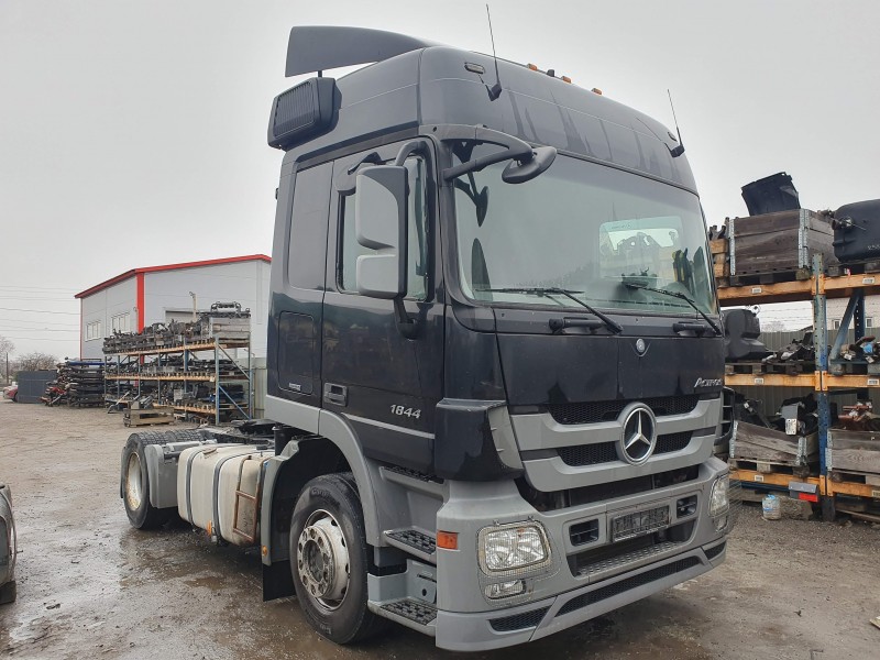 Поступление Mercedes Actros MP3