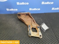 Кронштейн брызговика правый