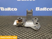 Кронштейн бампера правый