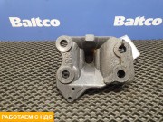 Кронштейн бампера правый