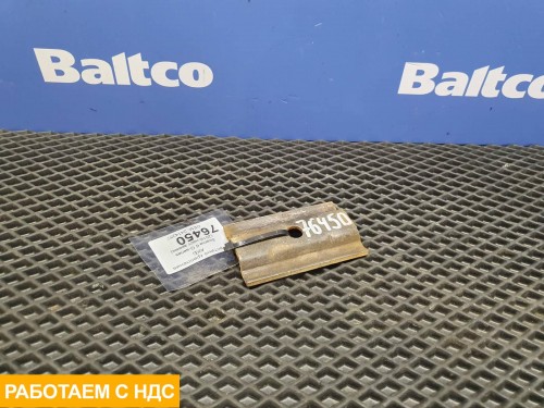 Пластина крепления АКБ