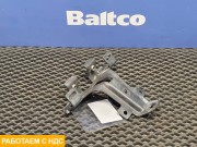 Кронштейн петли капота